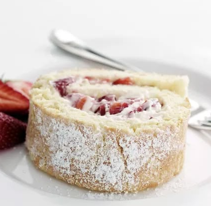 đ Hungarian Strawberry Cream Sponge Roll (Epres PiskĂłta Tekercs)đđș Capture dâĂ©cran 2025-05-06 180710